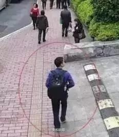中国公安部提醒：遇到背这种包的人马上报警 